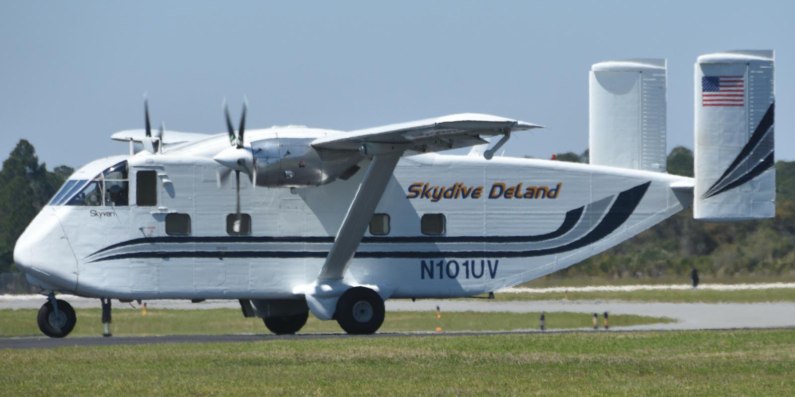 Things To Do https://axisbe3.icnd-cdn.com/images/thingstodo/skyvan-at-skydive-deLand-1600.jpg